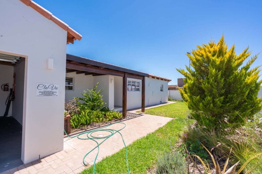 3 Bedroom Property for Sale in Middedorp Western Cape